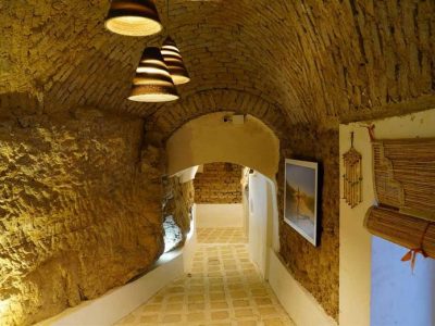 تبدیل متروکه به اقامتگاه بومگردی:هنرنمایی در آینه سیستان